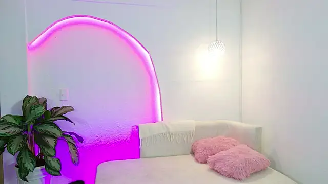 AllissonJames online show from May 6, 2026, 2:32 pm