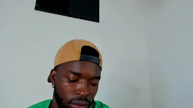 Snapshot of Dylan_Taylor chatting on October 22, 2025, 4:34 am Dylan Taylor online show from October 22, 2025, 4:34 am