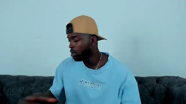 Snapshot of Dylan_Taylor chatting on October 14, 2025, 2:12 am Dylan Taylor online show from October 14, 2025, 2:12 am