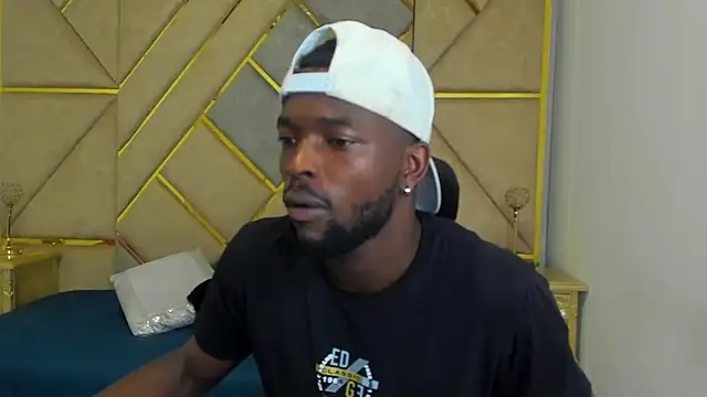 Snapshot of Dylan_Taylor chatting on October 21, 2025, 4:23 am Dylan Taylor online show from October 21, 2025, 4:23 am