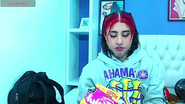 aliss-diaz online show from March 12, 2025, 7:36 pm