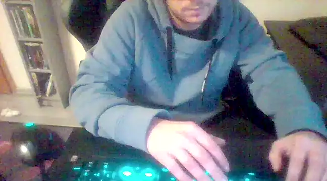 Snapshot of Stiiier1992 chatting on December 5, 2024, 9:22 pm Stiiier1992 online show from December 5, 2024, 9:22 pm