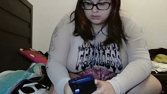 HoneyBear19 online show from November 24, 2025, 3:23 pm