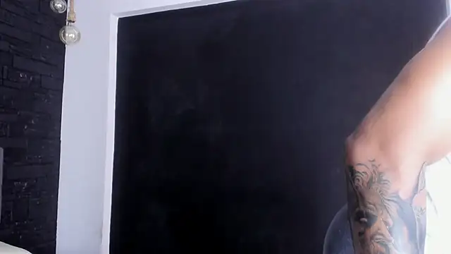 Snapshot of bruno_miller_ chatting on March 9, 2025, 3:01 am bruno miller  online show from March 9, 2025, 3:01 am