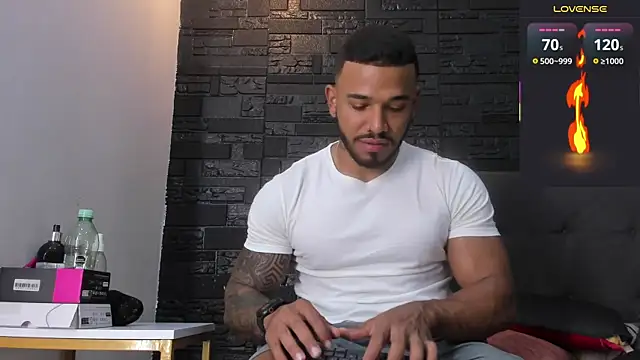 Snapshot of bruno_miller_ chatting on October 21, 2025, 9:14 pm bruno miller  online show from October 21, 2025, 9:14 pm