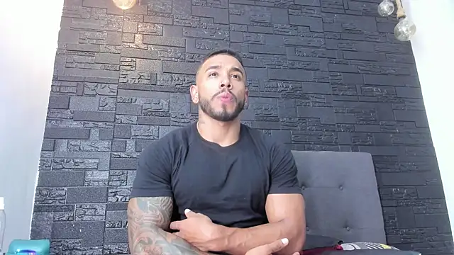 Snapshot of bruno_miller_ chatting on October 4, 2025, 10:11 pm bruno miller  online show from October 4, 2025, 10:11 pm