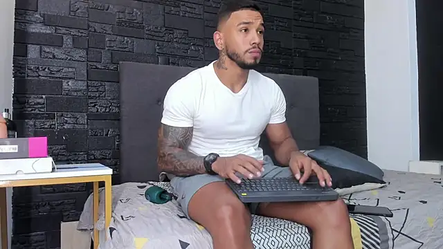 Snapshot of bruno_miller_ chatting on September 13, 2025, 9:26 pm bruno miller  online show from September 13, 2025, 9:26 pm