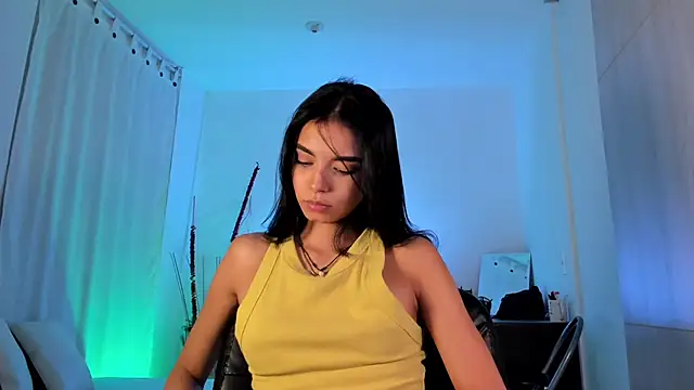 AnabelWolf online show from February 3, 2025, 10:54 pm