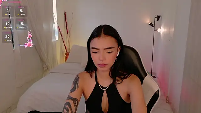 AnabelWolf online show from January 13, 2026, 3:27 pm