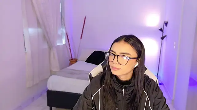 AnabelWolf online show from October 23, 2025, 1:32 pm