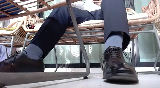 Snapshot of softlyS chatting on December 20, 2024, 9:00 am softlyS online show from December 20, 2024, 9:00 am