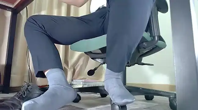 Snapshot of softlyS chatting on March 20, 2025, 3:58 pm softlyS online show from March 20, 2025, 3:58 pm