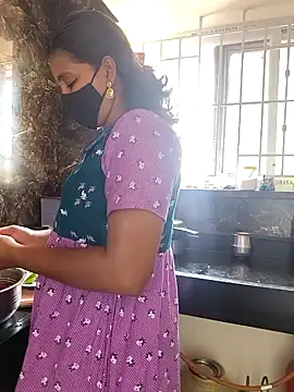 Tamil Shalini Lustyy online show from March 26, 2026, 4:11 am