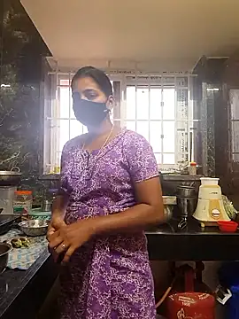 Tamil Shalini Lustyy online show from January 6, 2026, 1:53 am