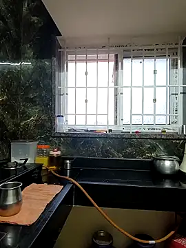 Tamil Shalini Lustyy online show from February 21, 2026, 1:18 am