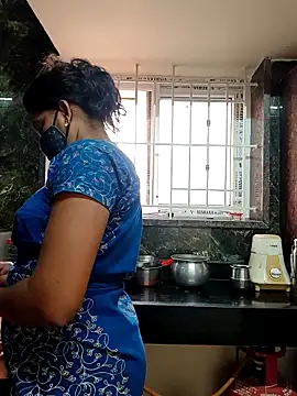 Tamil Shalini Lustyy online show from February 17, 2026, 1:58 am