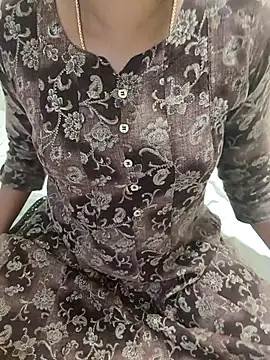 Tamil Shalini Lustyy online show from December 2, 2025, 5:31 am