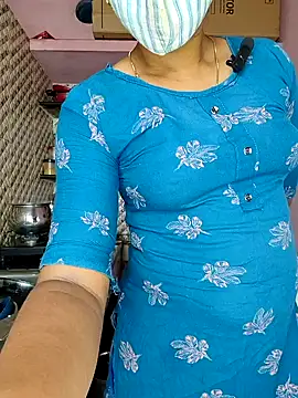 Tamil Shalini Lustyy online show from September 17, 2025, 4:58 am