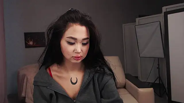 NamiLoveRoom online show from February 25, 2025, 7:20 am