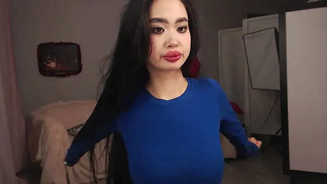 NamiLoveRoom online show from December 18, 2024, 9:47 am