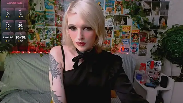 Snapshot of Simona_Rain chatting on September 21, 2025, 7:35 am Simona Rain online show from September 21, 2025, 7:35 am