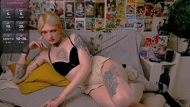 Snapshot of Simona_Rain chatting on September 26, 2025, 11:22 pm Simona Rain online show from September 26, 2025, 11:22 pm