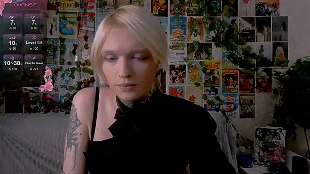 Snapshot of Simona_Rain chatting on October 4, 2025, 3:08 am Simona Rain online show from October 4, 2025, 3:08 am