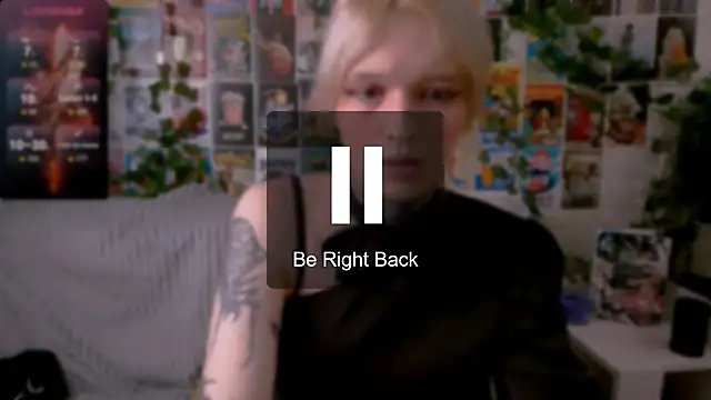 Snapshot of Simona_Rain chatting on October 11, 2025, 1:06 am Simona Rain online show from October 11, 2025, 1:06 am