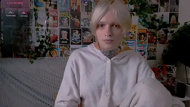 Snapshot of Simona_Rain chatting on September 27, 2025, 8:59 pm Simona Rain online show from September 27, 2025, 8:59 pm