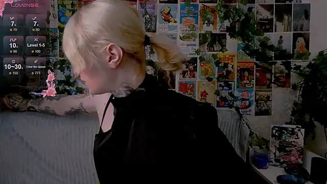 Snapshot of Simona_Rain chatting on October 4, 2025, 11:06 pm Simona Rain online show from October 4, 2025, 11:06 pm