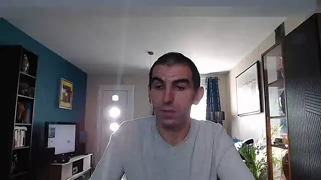 Snapshot of Samir_44200 chatting on November 19, 2025, 2:28 pm Samir 44200 online show from November 19, 2025, 2:28 pm