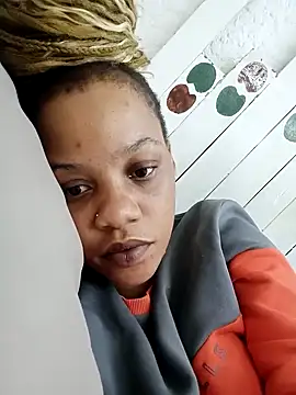 Snapshot of LolaTwerksXX chatting on October 12, 2025, 12:17 pm LolaTwerksXX online show from October 12, 2025, 12:17 pm