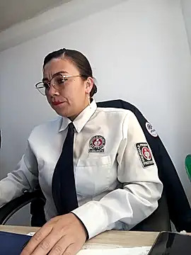 Snapshot of LIZ-06_ chatting on October 20, 2025, 2:06 pm LIZ-06 online show from October 20, 2025, 2:06 pm