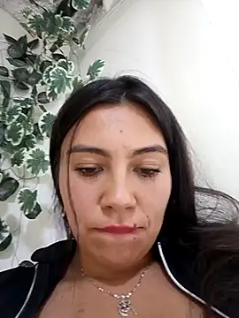 LIZ-06  online show from February 26, 2025, 6:26 pm