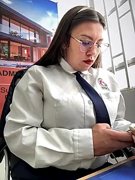 Snapshot of LIZ-06_ chatting on November 5, 2025, 1:47 pm LIZ-06 online show from November 5, 2025, 1:47 pm