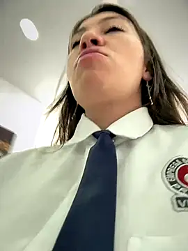 Snapshot of LIZ-06_ chatting on November 7, 2025, 1:04 pm LIZ-06 online show from November 7, 2025, 1:04 pm