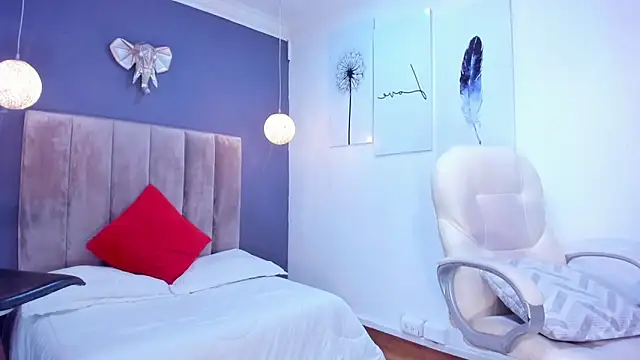 Snapshot of cami_rouxxx_ chatting on February 20, 2025, 3:45 am cami rouxxx online show from February 20, 2025, 3:45 am