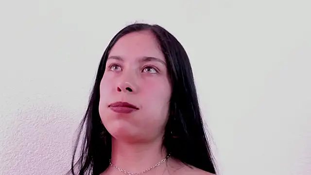 lia  Suummer online show from January 9, 2025, 3:15 am