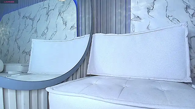 Snapshot of Franchesca_De_Luca chatting on March 21, 2025, 3:44 am Franchesca De Luca online show from March 21, 2025, 3:44 am