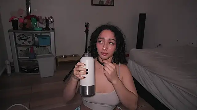 Snapshot of Doll4you_ chatting on October 15, 2025, 1:48 am Doll4you  online show from October 15, 2025, 1:48 am