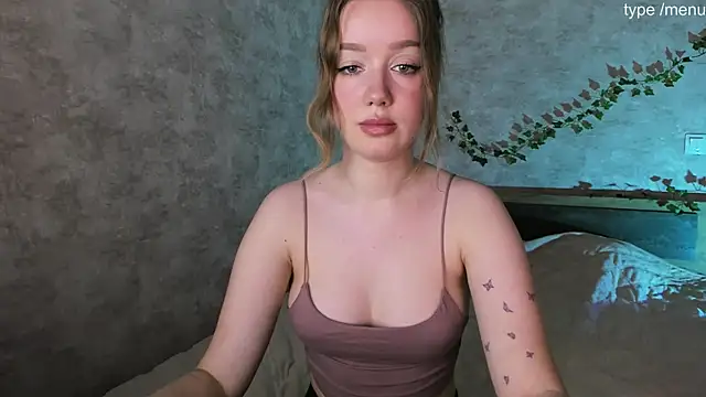 Snapshot of cutiemia0 chatting on February 3, 2025, 8:13 am cutiemia0 online show from February 3, 2025, 8:13 am