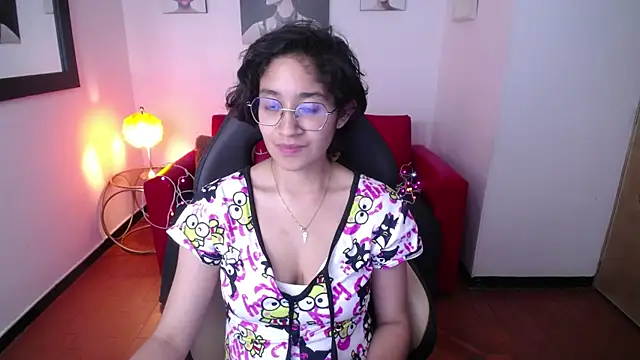 Lili Gomez  online show from February 16, 2025, 2:09 am