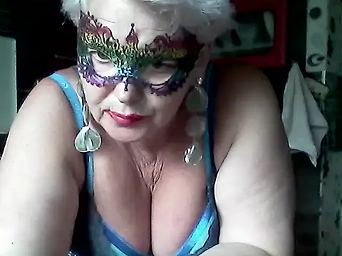 Snapshot of Lisa_Suzie chatting on June 3, 2026, 2:44 pm Lisa Suzie online show from June 3, 2026, 2:44 pm