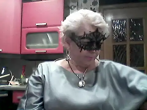 Snapshot of Lisa_Suzie chatting on October 4, 2025, 10:00 pm Lisa Suzie online show from October 4, 2025, 10:00 pm