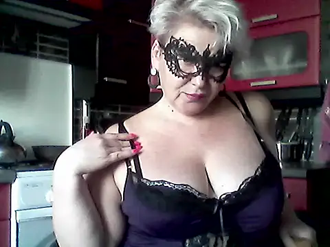 Lisa Suzie online show from April 22, 2026, 7:26 am