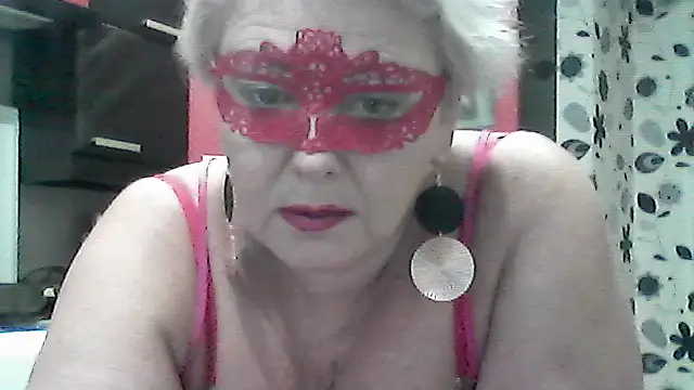 Snapshot of Lisa_Suzie chatting on October 15, 2025, 1:52 pm Lisa Suzie online show from October 15, 2025, 1:52 pm