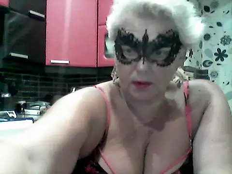 Lisa Suzie online show from July 19, 2026, 6:04 pm