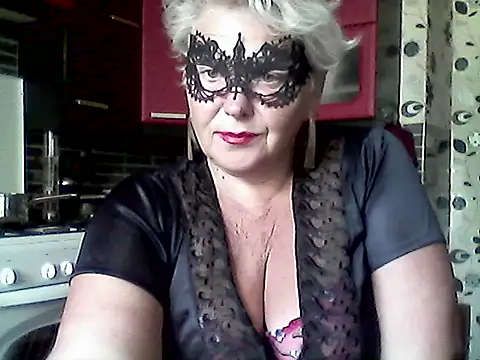 Lisa Suzie online show from July 25, 2026, 8:11 am