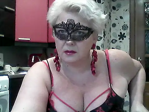 Snapshot of Lisa_Suzie chatting on November 6, 2025, 7:23 am Lisa Suzie online show from November 6, 2025, 7:23 am