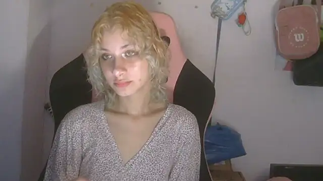 LadyhNigth online show from April 17, 2026, 12:46 am